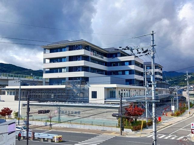 近くの京都済生会病院まで850m（徒歩11分）