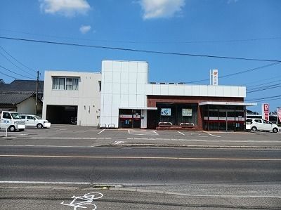 近くの香川銀行円座支店さんまで2,000m（徒歩25分）