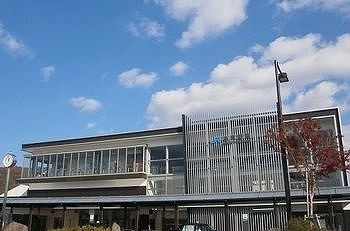 近くの本竜野駅まで600m(徒歩8分)