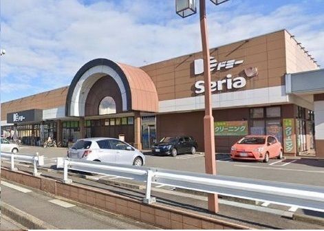 近くのドミー安城横山店まで800m（徒歩10分）