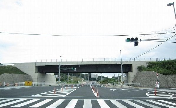 近くのだんだん道路西尾ICまで1,200m(徒歩15分)
