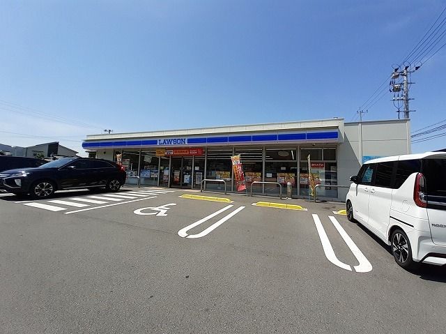 近くのローソン臼杵市役所前まで220m（徒歩3分）