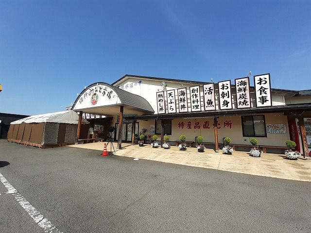 近くの臼杵みなと市場まで60m（徒歩1分）