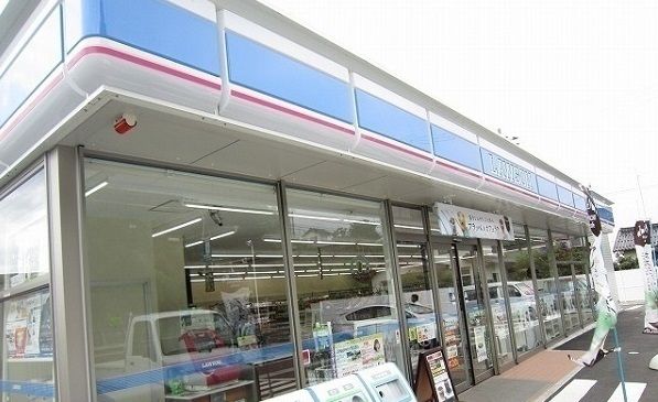 近くのコンビニまで1,700m（徒歩22分）