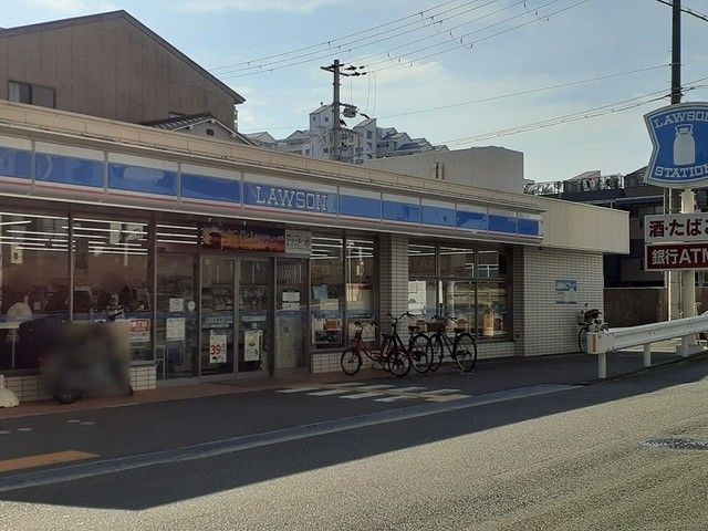 近くのコンビニまで350m（徒歩5分）