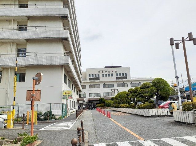 近くの近畿中央病院まで1,300m（徒歩17分）