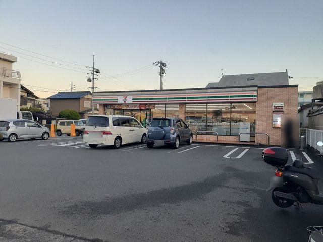 近くのセブンイレブン沓谷6丁目店まで120m(徒歩2分)