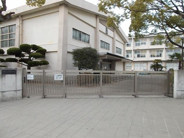 近くの静岡市立千代田小学校まで200m(徒歩3分)