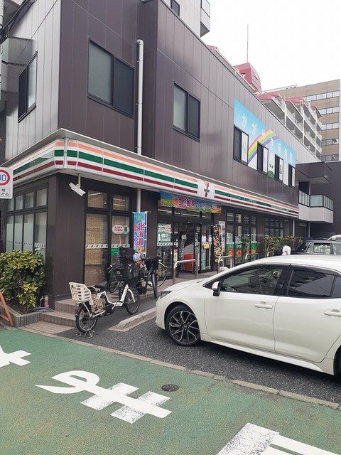 近くのセブンイレブンまで120m（徒歩2分）