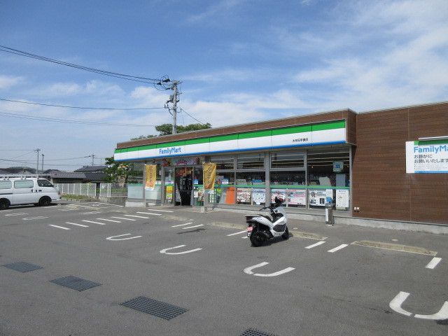 近くのコンビニまで500m（徒歩7分）