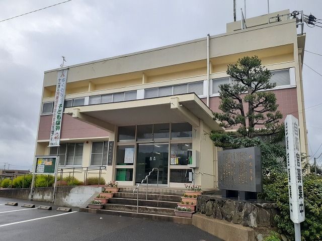近くの東彼杵町役場まで650m（徒歩9分）