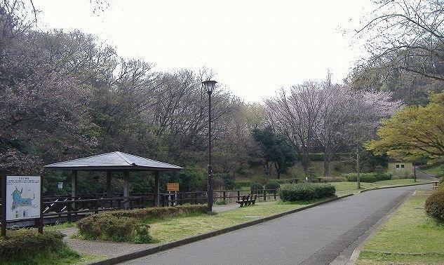 近くの久良岐公園まで450m（徒歩6分）