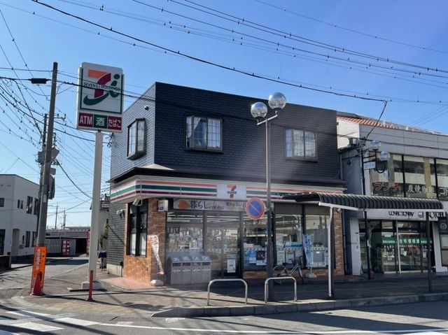 近くのセブンイレブン土浦荒川沖駅前店まで950m（徒歩12分）