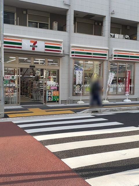 近くのコンビニまで107m（徒歩2分）