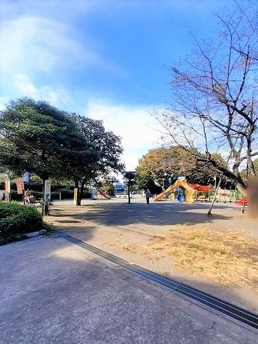 近くの豊島区立千早フラワー公園まで65m(徒歩1分)