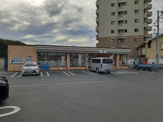 近くのセブンイレブンまで331m（徒歩5分）