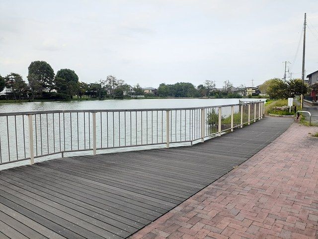 近くの公園まで650m（徒歩9分）