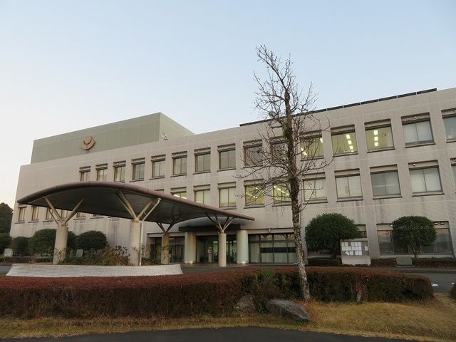 近くの役所まで170m（徒歩3分）