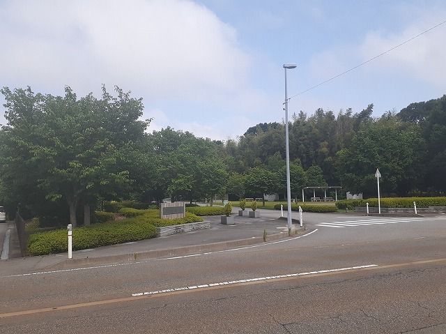 近くの公園まで600m（徒歩8分）