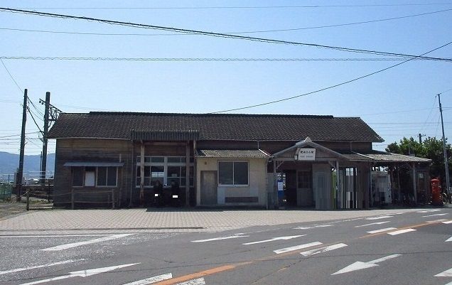 近くの肥前白石駅まで2,300m（徒歩29分）