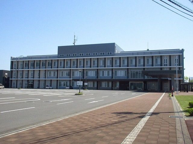 近くの白石町役場まで1,000m（徒歩13分）