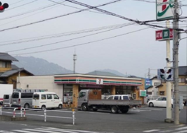 近くのコンビニまで1,100m（徒歩14分）