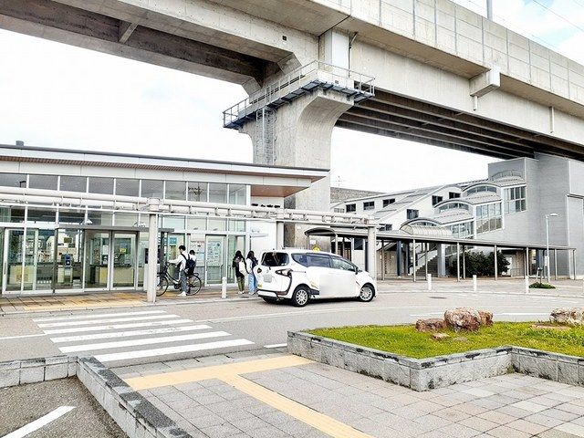 近くの駅まで556m（徒歩7分）