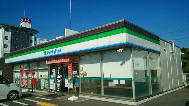 近くのコンビニまで600m（徒歩8分）