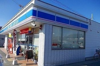 近くのコンビニまで350m（徒歩5分）