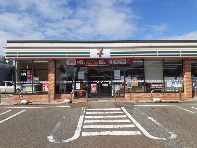 近くのセブンイレブン胎内新和店まで430m（徒歩6分）