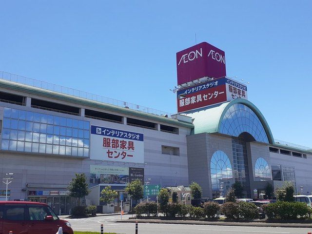 近くのイオン柳津店まで1,200m（徒歩15分）