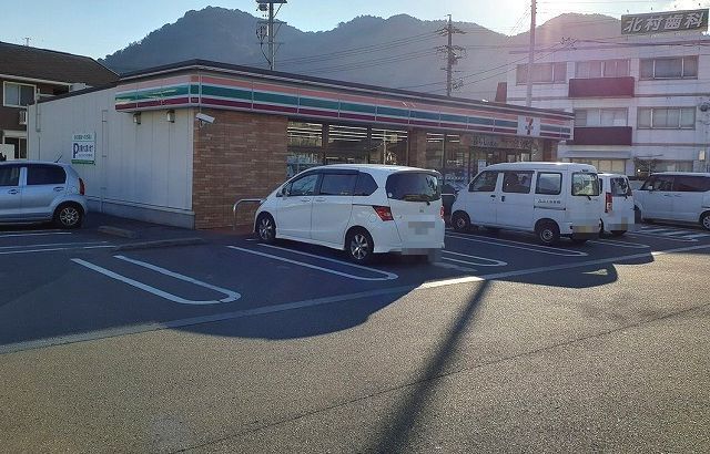 近くのセブンイレブンまで150m（徒歩2分）