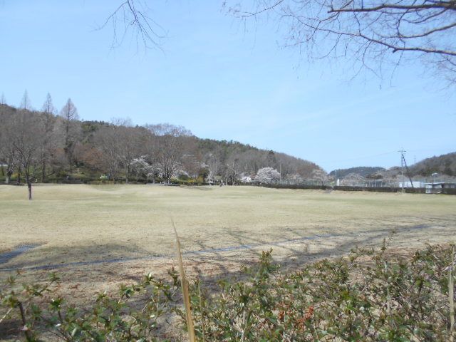 近くの岐阜市畜産センター公園まで1,300m（徒歩17分）