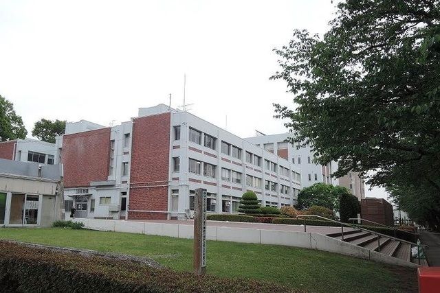 近くの十和田市役所まで1,000m（徒歩13分）