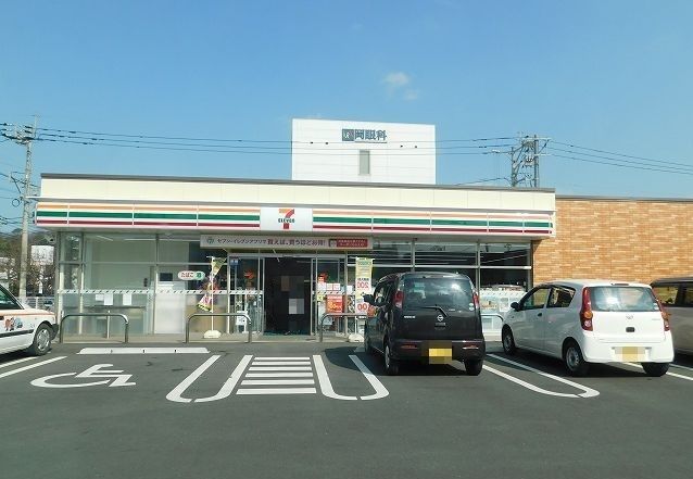 近くのセブンイレブンまで700m（徒歩9分）