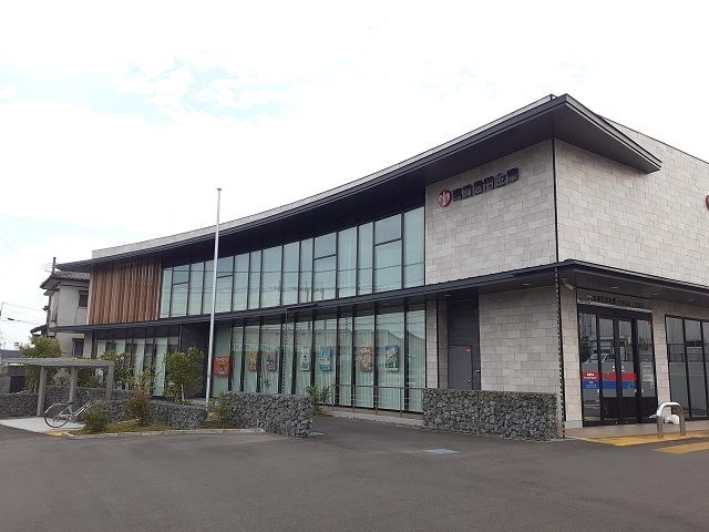 近くの高鍋信用金庫 上町支店まで900m（徒歩12分）