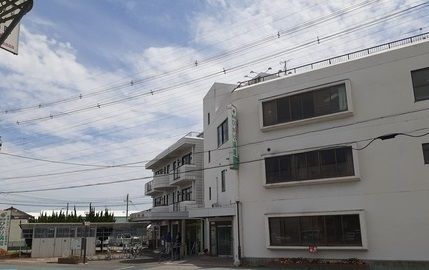 近くの摂津ひかり病院様まで900m(徒歩12分)