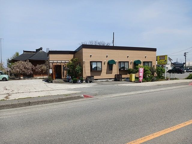 近くの飲食店まで850m（徒歩11分）