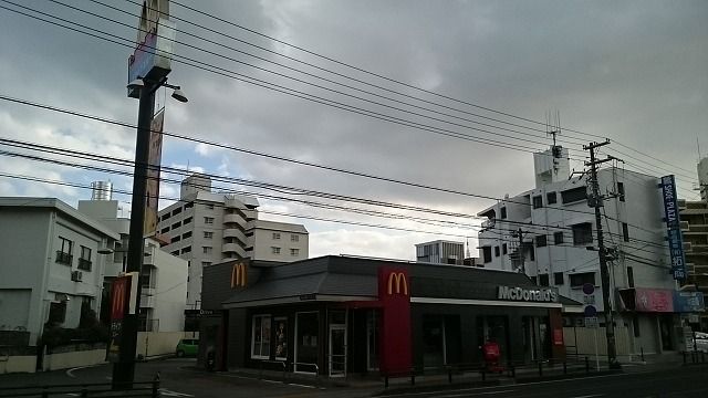 近くの飲食店まで350m（徒歩5分）