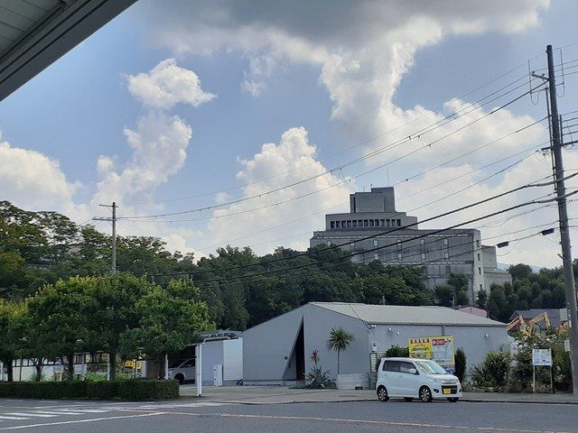 近くの大阪芸術大学まで1,128m（徒歩15分）