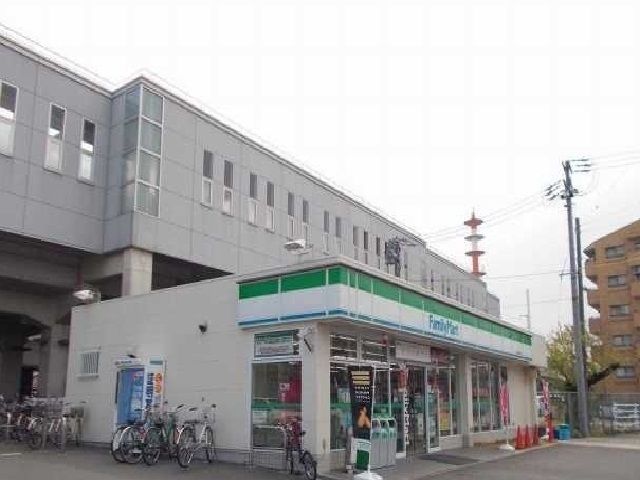 近くのコンビニまで300m（徒歩4分）