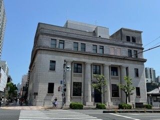 近くの銀行まで150m（徒歩2分）