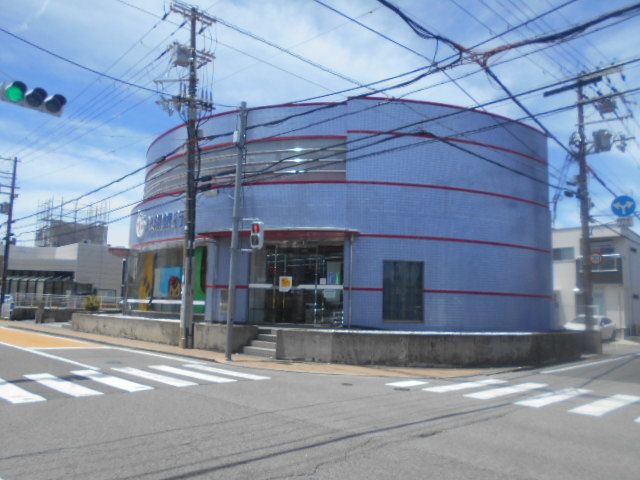 近くの紀陽銀行内原支店様まで400m（徒歩5分）