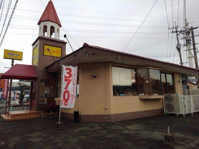 近くの飲食店まで678m（徒歩9分）