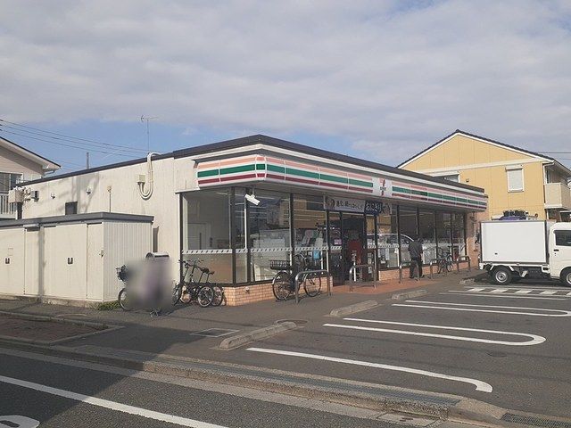 近くのセブンイレブンまで597m(徒歩8分)