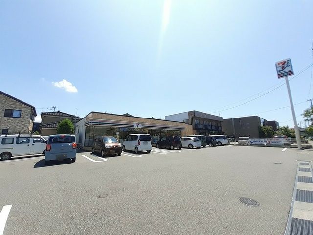 近くのセブンイレブン新潟小針１丁目店まで363m（徒歩5分）