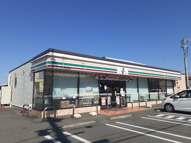 近くのセブンイレブン袋井土橋店まで450m（徒歩6分）