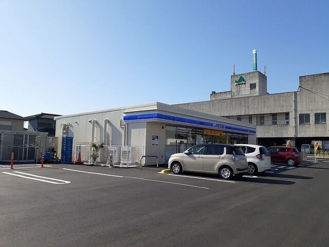 近くのコンビニまで1,300m（徒歩17分）