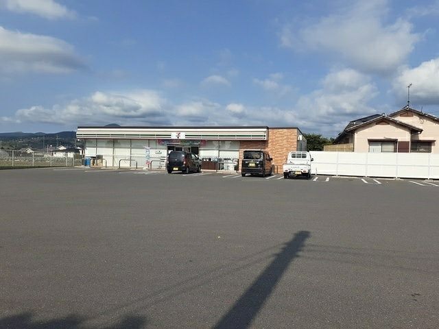 近くのセブンイレブン大村黒丸町店まで668m（徒歩9分）