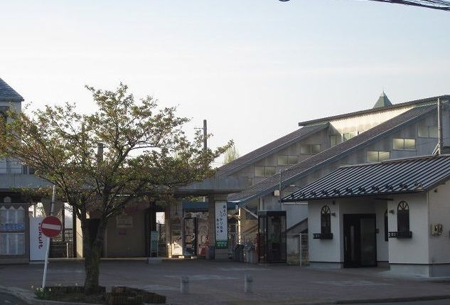 近くの鏡石駅まで1,500m(徒歩19分)